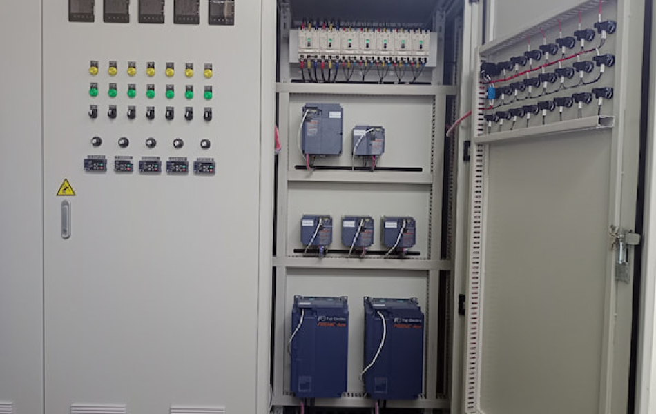 Tủ điện điều khiển dây chuyền sản xuất