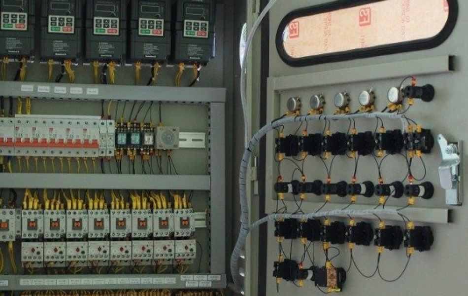Tủ điện điều khiển dây chuyền sản xuất