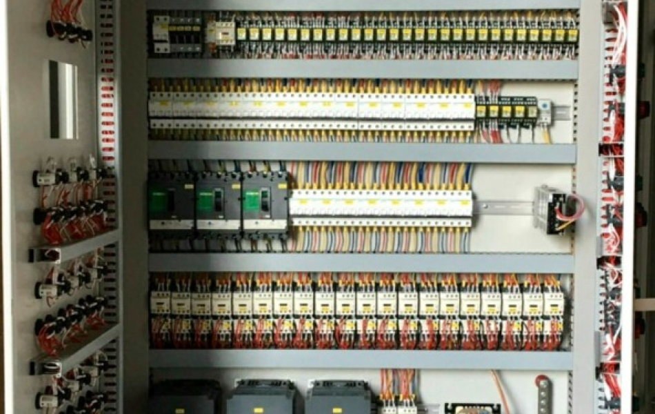 Tủ điện điều khiển dây chuyền sản xuất